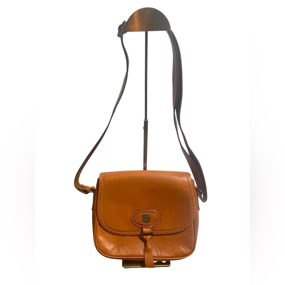 Elegant Orange Leather Crossbody Bag - Picture 3 of 6